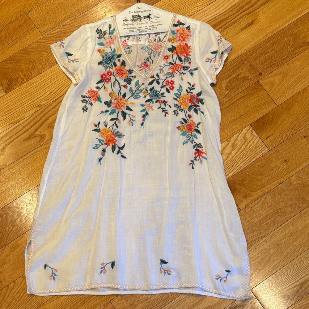 Johnny Was White Vneck dress with Multicolor Floral Embroidery